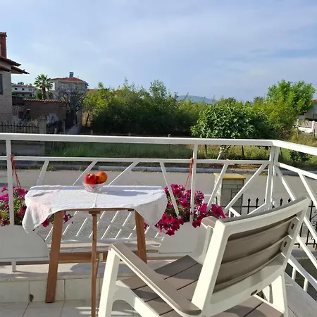 Дом отдыха Flo Maisonette With Sea View *
