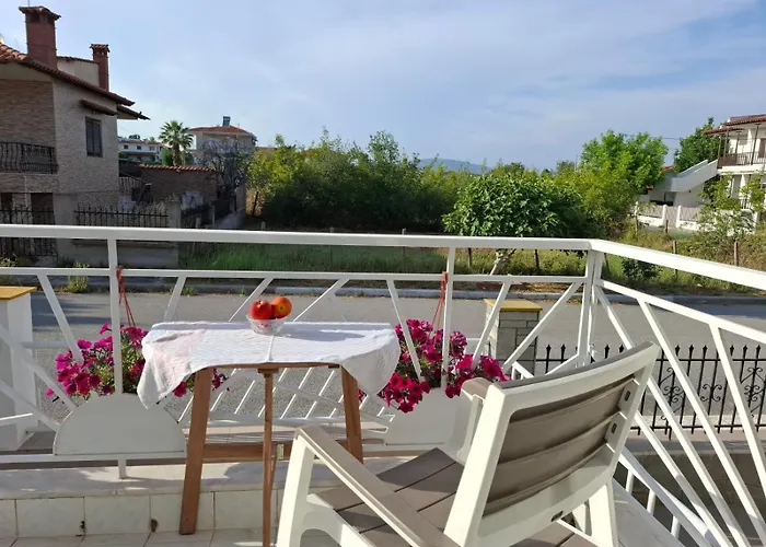 Дом отдыха Flo Maisonette With Sea View *