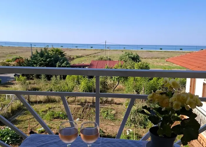 Дом отдыха Flo Maisonette With Sea View