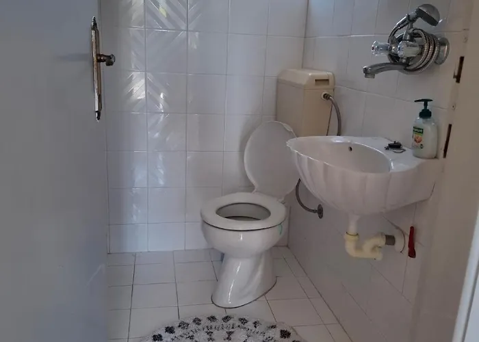 Vakantiehuis Flo Maisonette With Sea View