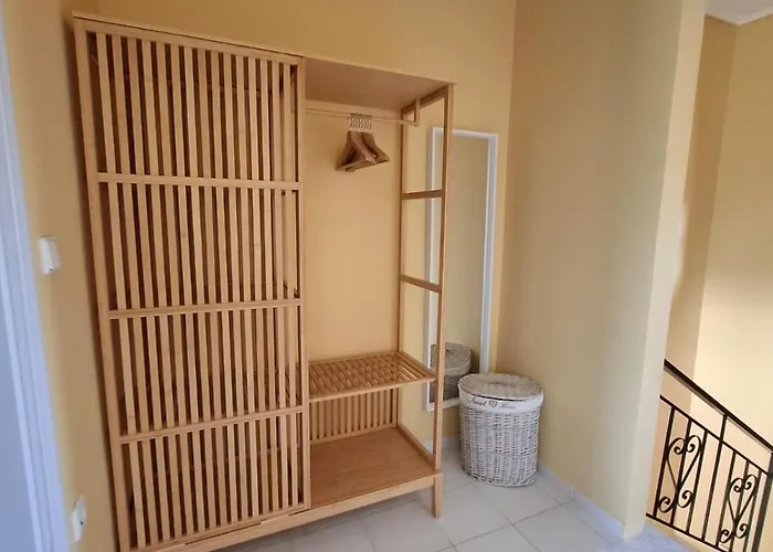 Flo Maisonette With Sea View Vakantiehuis